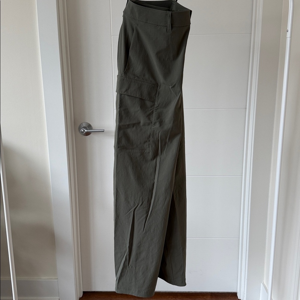 Lululemon ripstop cargo - size 30 - Picture 5 of 6